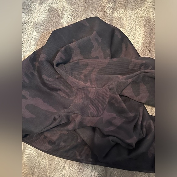 Spanx Camo Leggings Size XL - Picture 6 of 6